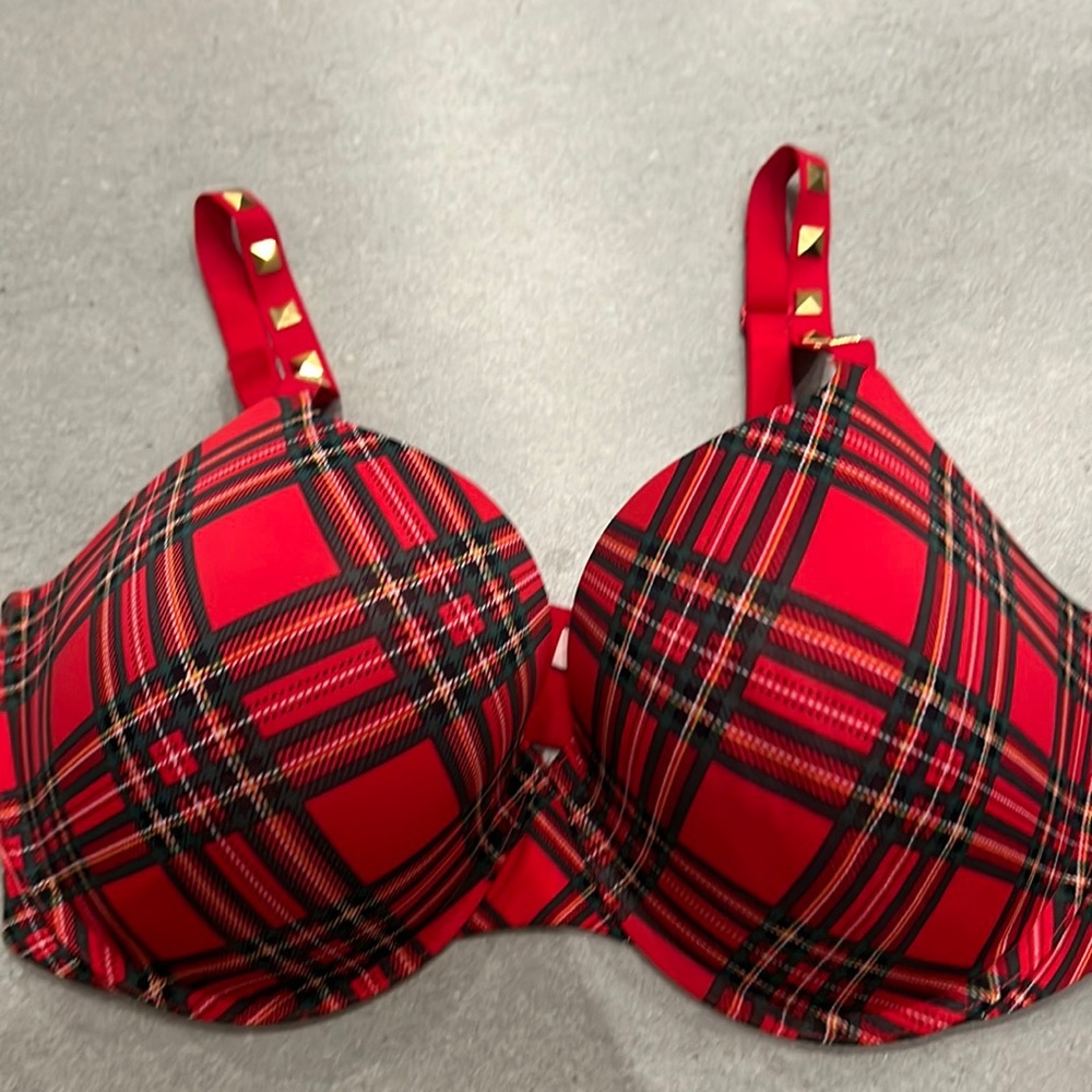 VICTORIA’S SECRET TSHIRT PUSH UP FULL COVERAGE 38DDD